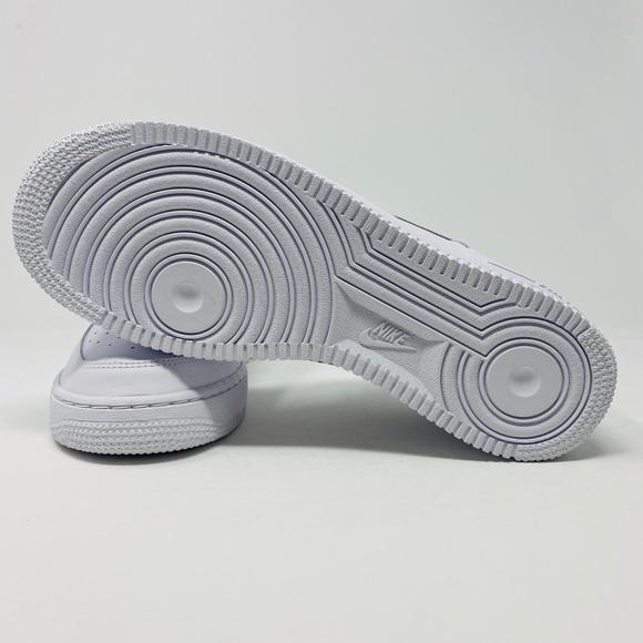 Nike Women’s Air Force 1 - Picture 3 of 5